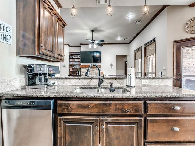 5627 Cimarron Manor, Guthrie, OK 73044