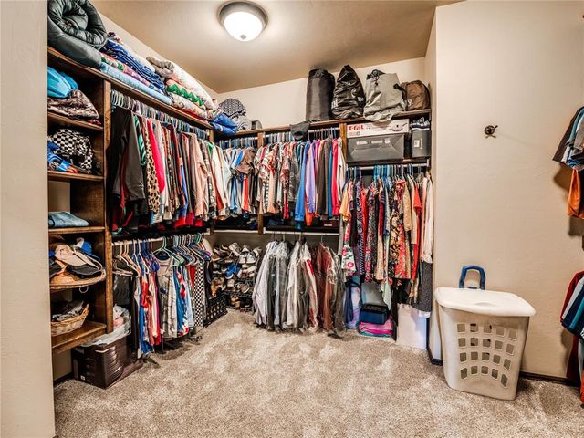 5627 Cimarron Manor, Guthrie, OK 73044