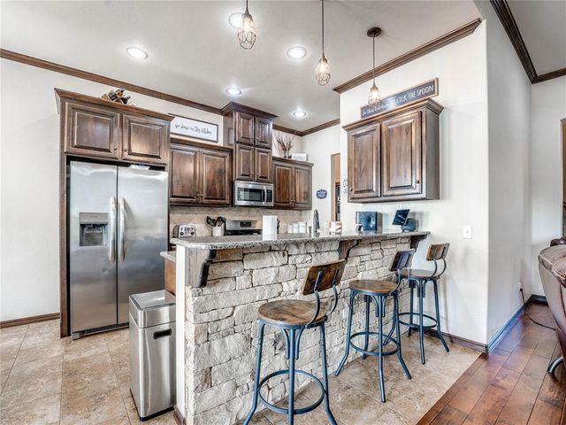 5627 Cimarron Manor, Guthrie, OK 73044
