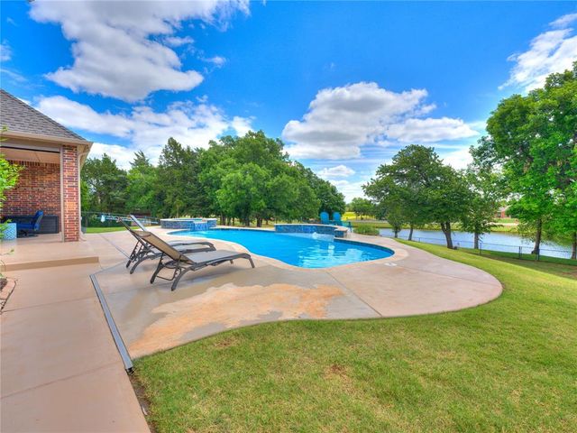 5627 Cimarron Manor, Guthrie, OK 73044