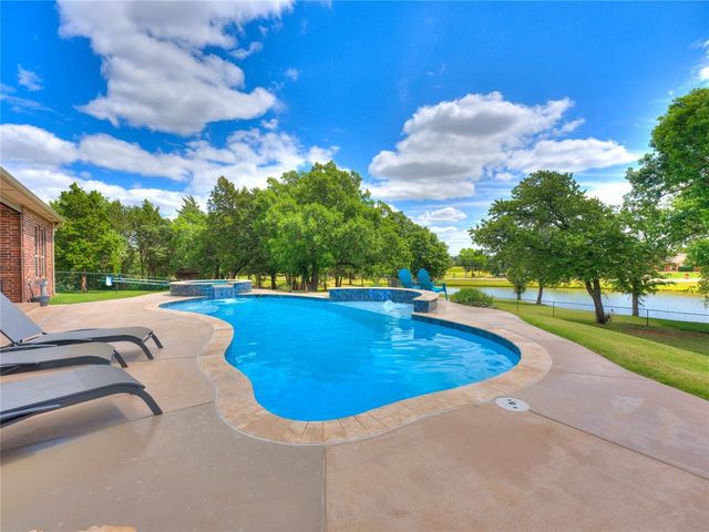 5627 Cimarron Manor, Guthrie, OK 73044