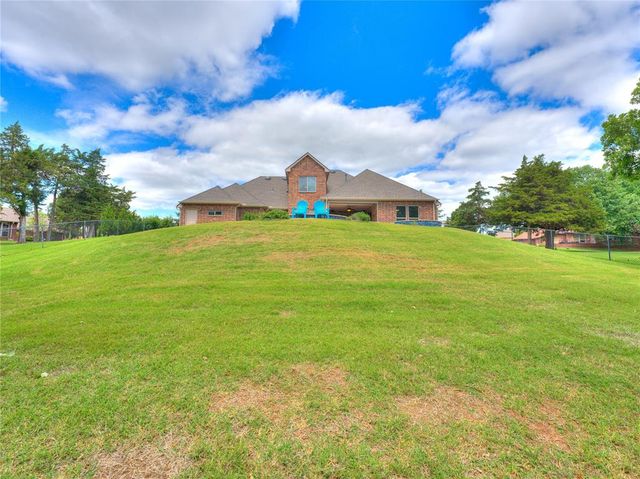 5627 Cimarron Manor, Guthrie, OK 73044