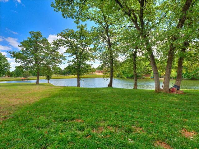 5627 Cimarron Manor, Guthrie, OK 73044