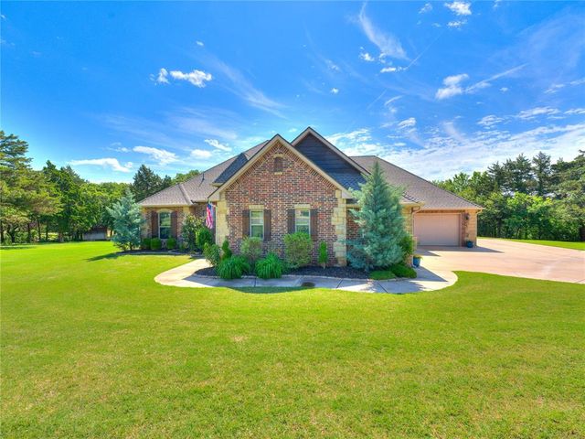5627 Cimarron Manor, Guthrie, OK 73044
