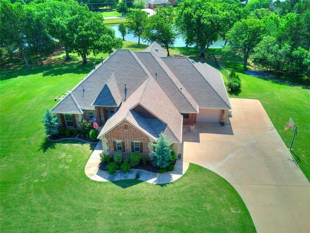 5627 Cimarron Manor, Guthrie, OK 73044
