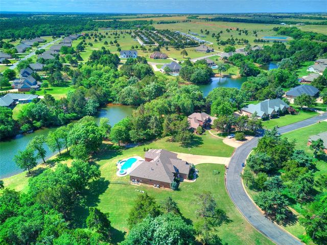 5627 Cimarron Manor, Guthrie, OK 73044