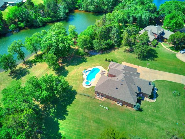 5627 Cimarron Manor, Guthrie, OK 73044