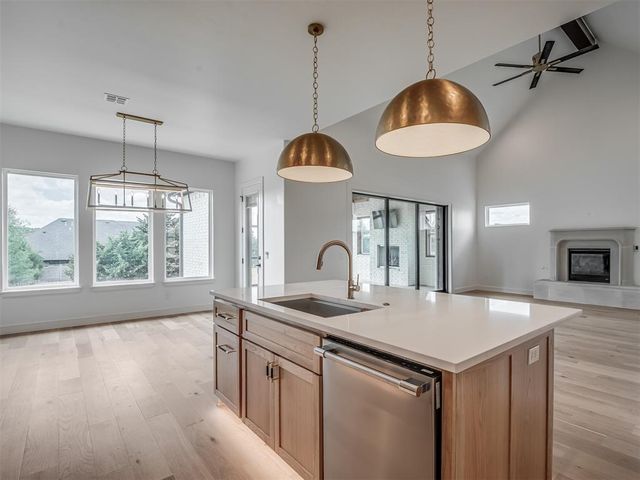 400 Old Farm Road, Edmond, OK 73034