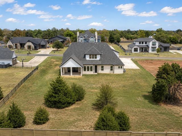 400 Old Farm Road, Edmond, OK 73034