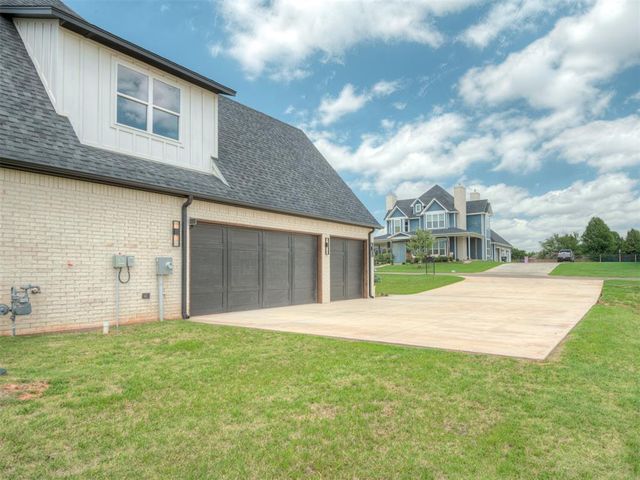 400 Old Farm Road, Edmond, OK 73034