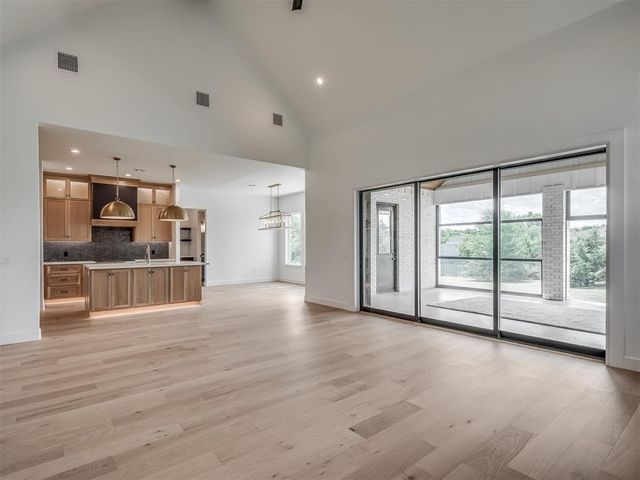 400 Old Farm Road, Edmond, OK 73034