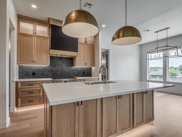 400 Old Farm Road, Edmond, OK 73034