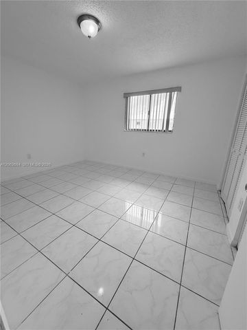 6278 W 22nd Ct 20, Hialeah, FL 33016