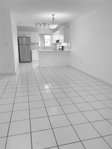 6278 W 22nd Ct 20, Hialeah, FL 33016