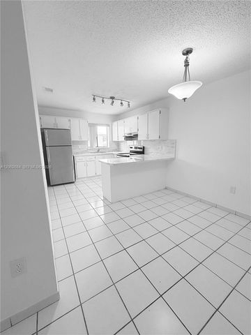 6278 W 22nd Ct 20, Hialeah, FL 33016