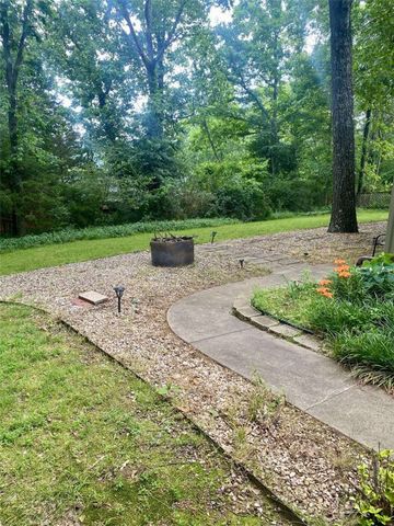 33 Churchill Drive, Bella Vista, AR 72715