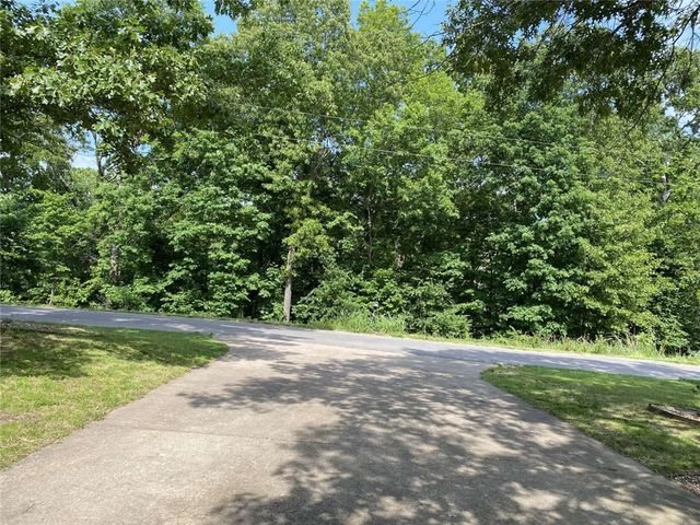 33 Churchill Drive, Bella Vista, AR 72715