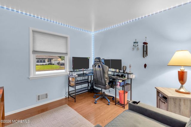 73 Newbury Road, Howell, NJ 07731