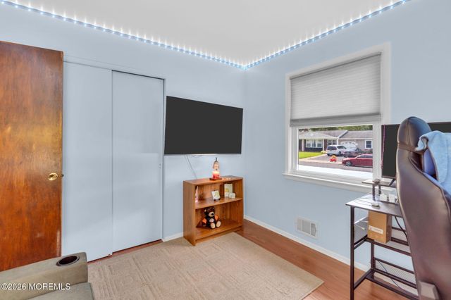 73 Newbury Road, Howell, NJ 07731