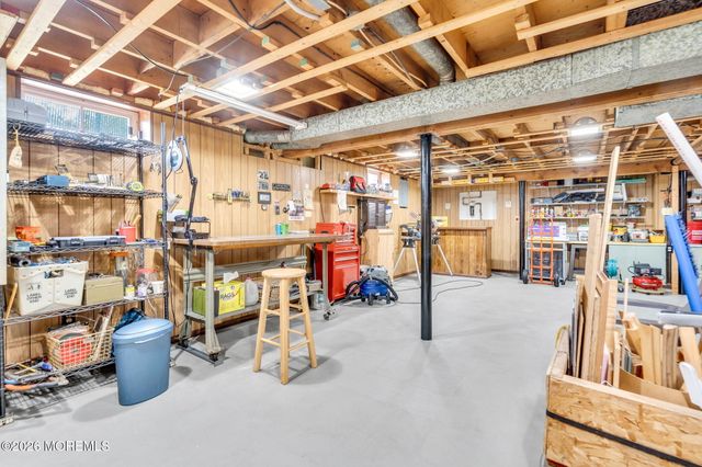 73 Newbury Road, Howell, NJ 07731