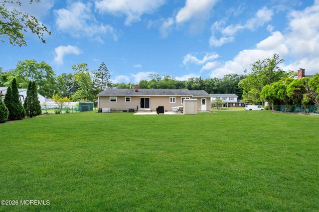 73 Newbury Road, Howell, NJ 07731