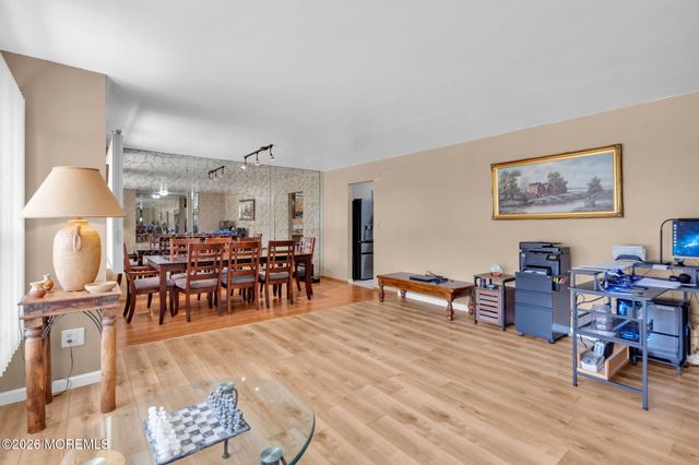 73 Newbury Road, Howell, NJ 07731