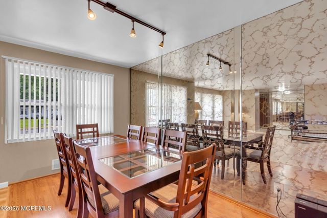 73 Newbury Road, Howell, NJ 07731