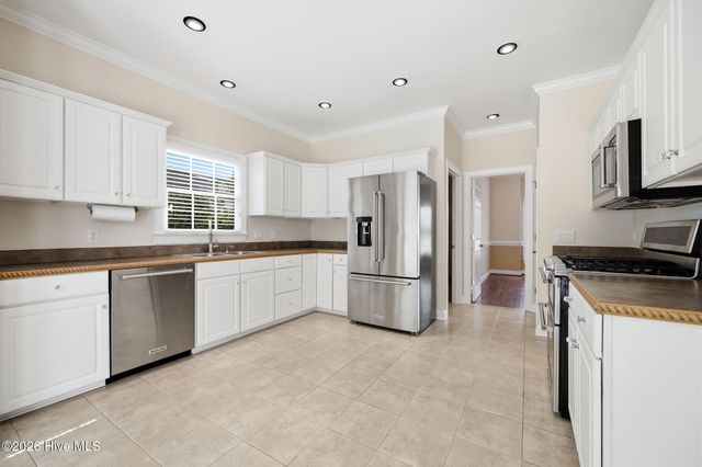 2602 Spring Creek Drive, Grimesland, NC 27837