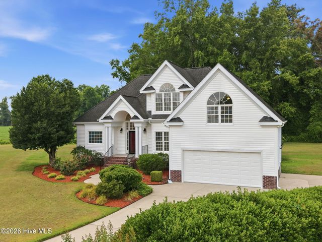 2602 Spring Creek Drive, Grimesland, NC 27837