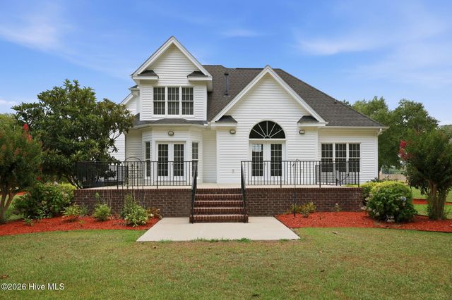 2602 Spring Creek Drive, Grimesland, NC 27837