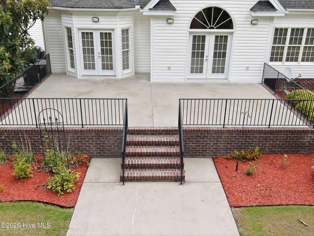2602 Spring Creek Drive, Grimesland, NC 27837