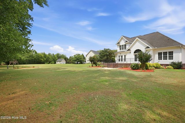 2602 Spring Creek Drive, Grimesland, NC 27837