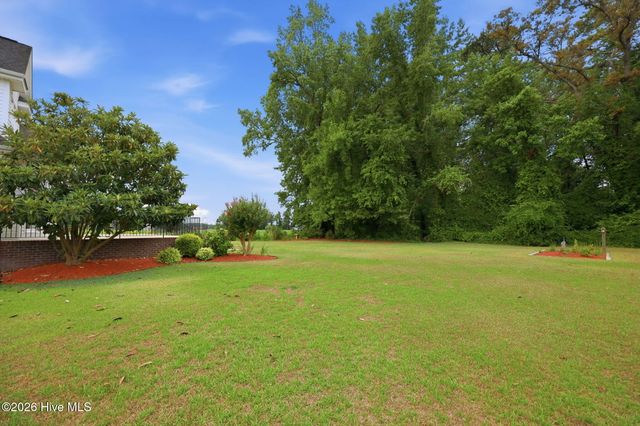 2602 Spring Creek Drive, Grimesland, NC 27837