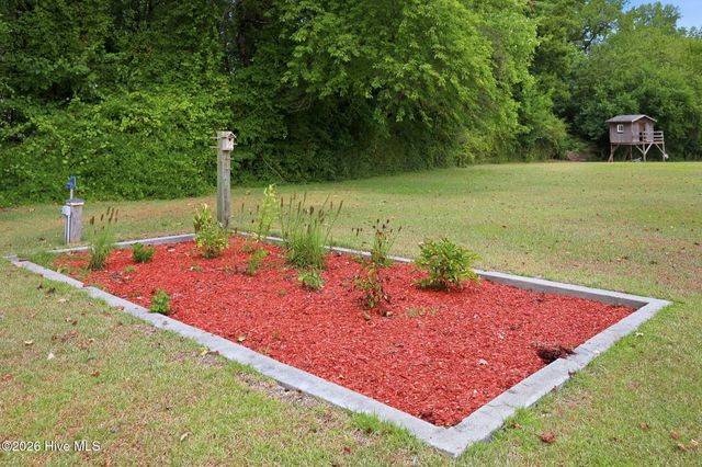 2602 Spring Creek Drive, Grimesland, NC 27837