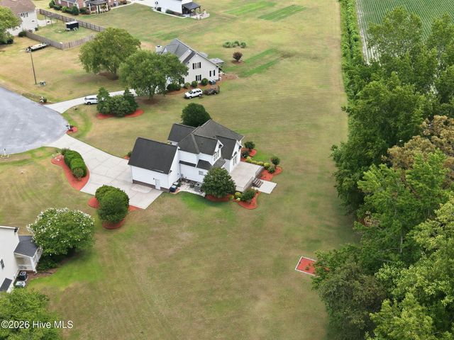 2602 Spring Creek Drive, Grimesland, NC 27837