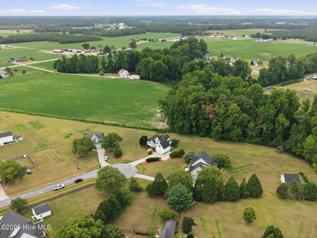 2602 Spring Creek Drive, Grimesland, NC 27837