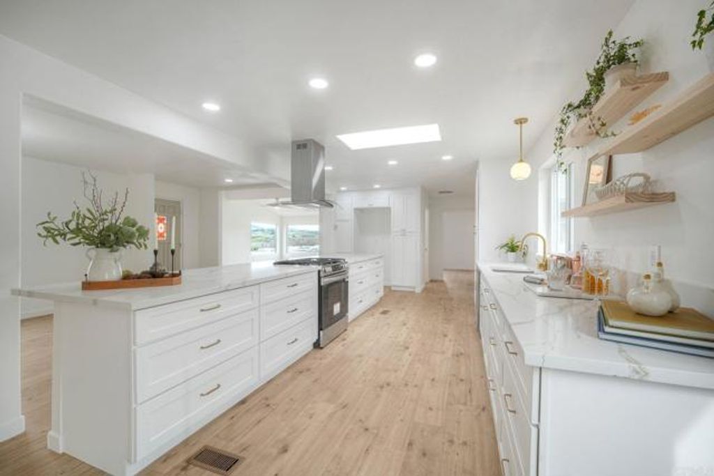 1438 Salem Court, Oceanside, CA 92057