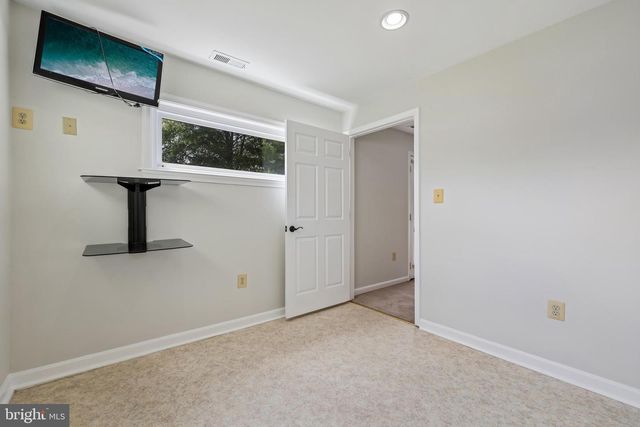 902 CLAUSER CT, New Windsor, MD 21776