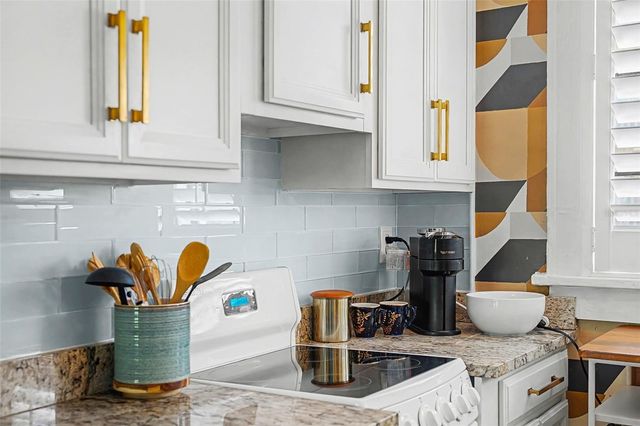 210 N 17TH STREET W 21, Bradenton, FL 34205