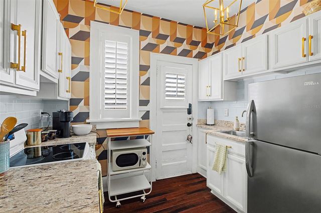 210 N 17TH STREET W 21, Bradenton, FL 34205