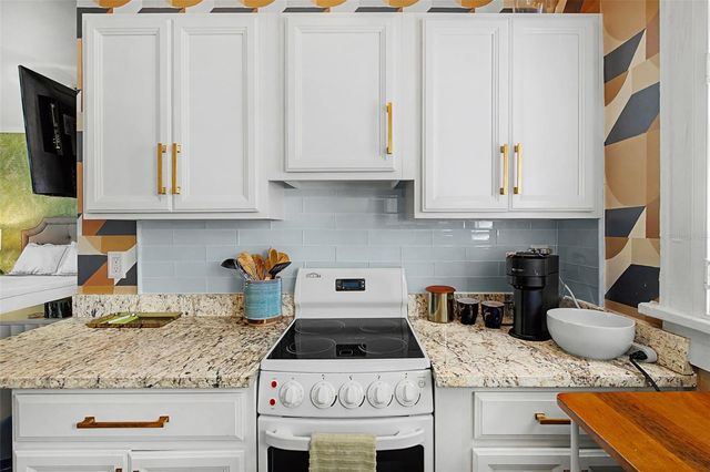 210 N 17TH STREET W 21, Bradenton, FL 34205