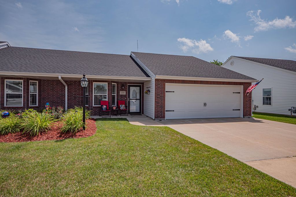 1333 LANTERN POINTE, Moberly, MO 65270