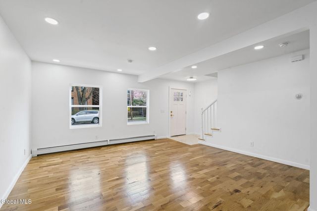 547 5th Avenue, Troy, NY 12182