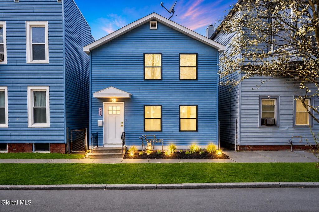 547 5th Avenue, Troy, NY 12182