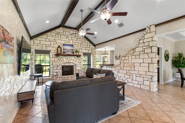 230 Vz County Road 1833, Grand Saline, TX 75140