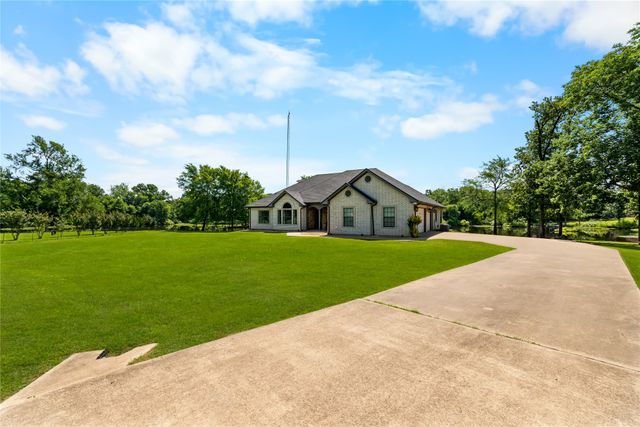 230 Vz County Road 1833, Grand Saline, TX 75140
