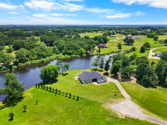 230 Vz County Road 1833, Grand Saline, TX 75140