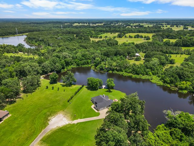 230 Vz County Road 1833, Grand Saline, TX 75140