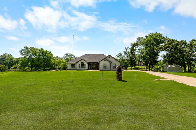 230 Vz County Road 1833, Grand Saline, TX 75140