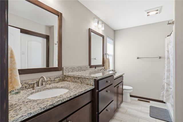 2103 Shady Grove Road SW, Cedar Rapids, IA 52404